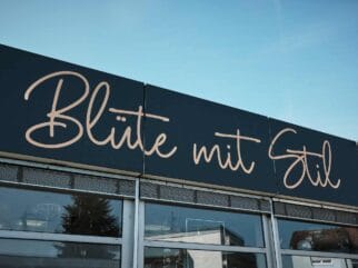 Ein Gebäude mit einem Schild mit der Aufschrift „Blite mit Sil“. {{brizy_dc_image_alt entityId=