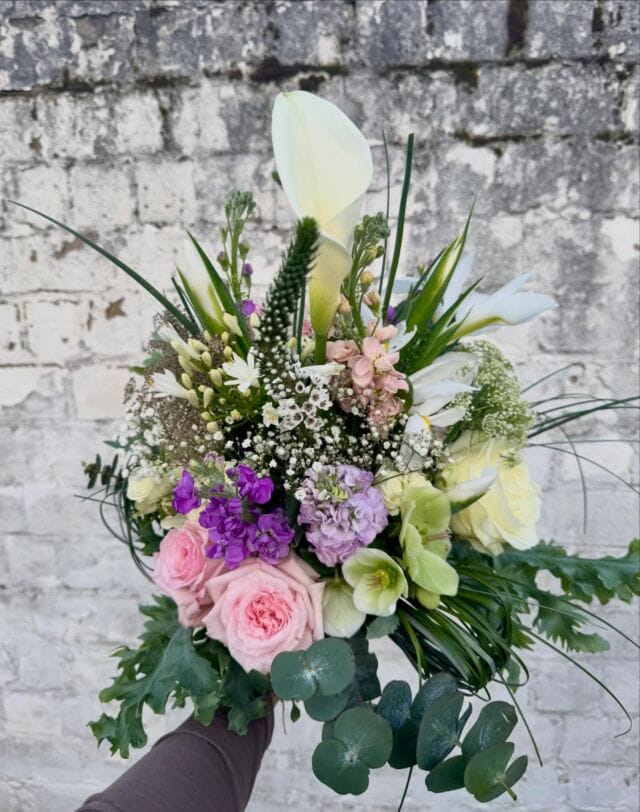 Farben, Düfte und ganz viel Liebe zum Detail. 💐💗

#floralart #flowerlover #blumenmädchen #florist #bouquetlove flowerstagram naturebeauty handgebunden floraldesign